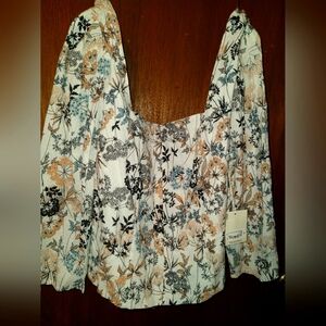 a.n.a Floral cropped puff sleeve top M/L NWT